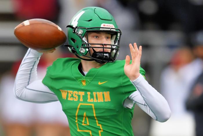 Tualatin.West-Linn.6A-football-semifinal.Leon-Neuschwander.2